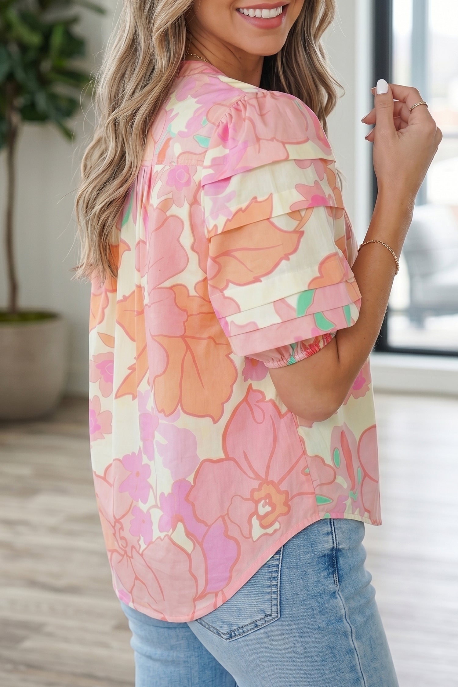 Chemise imprimé floral, manches courtes, boutonnée, pinces — rose