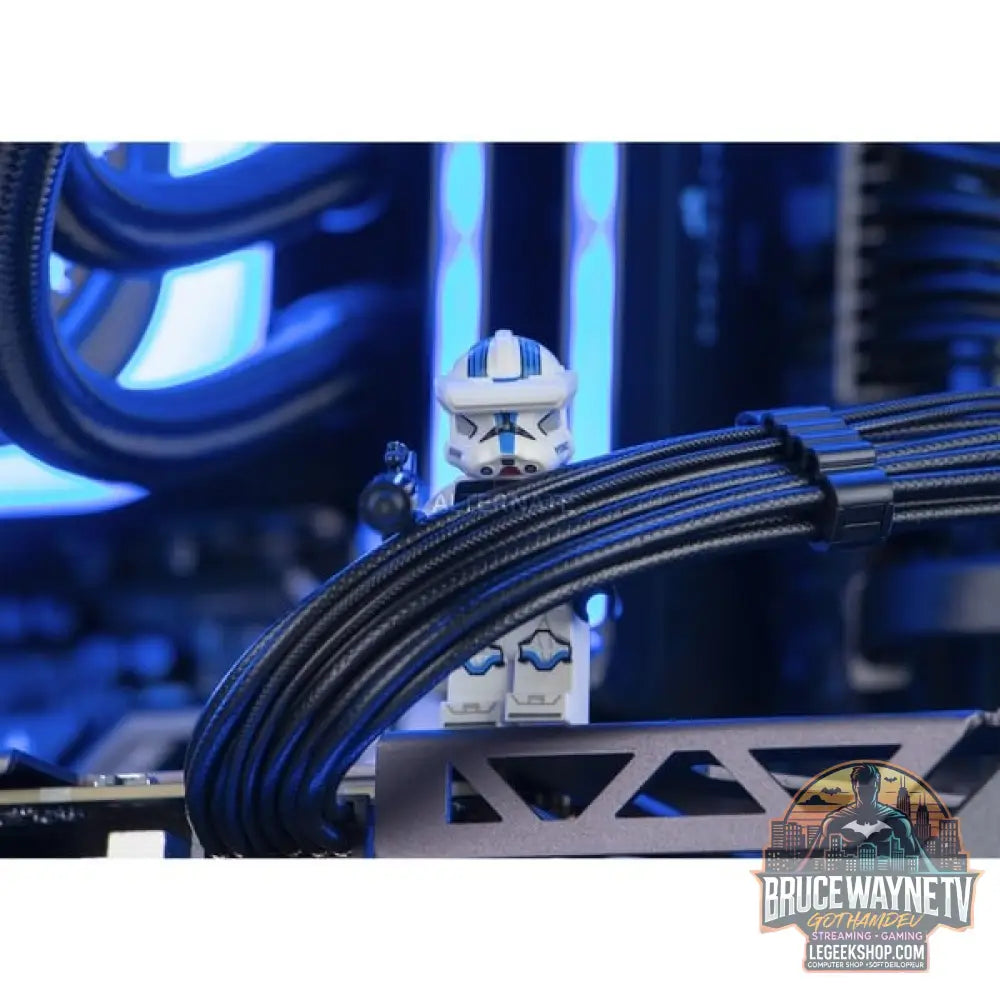 Custom PC Series • iCUE Blue Madness Gaming PC — vue 8