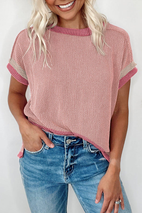 T-shirt texturé, bordure contrastée, col rond — rose clair